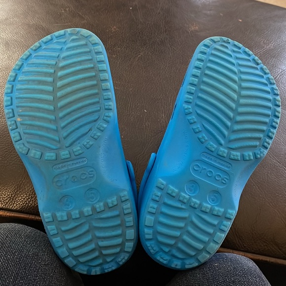 Unisex Blue Crocs Sandals - Picture 2 of 10